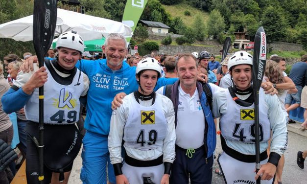 VID DEBELJAK SVETOVNI PRVAK MED POSAMEZNIKI IN EKIPAMI, MLADINSKA EKIPA KAJAKAŠEV PRIVESLALA BRON