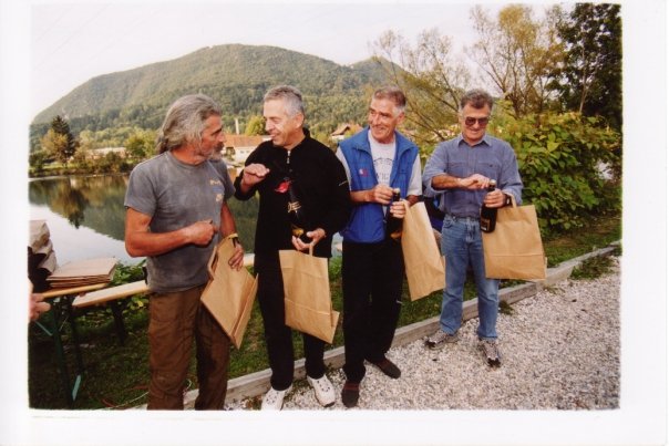 Ustanovni člani kluba